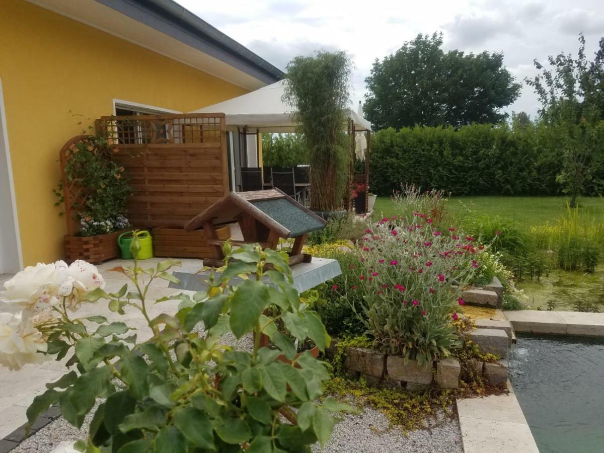 Ferienhaus Zum Imker Velten Exterior foto