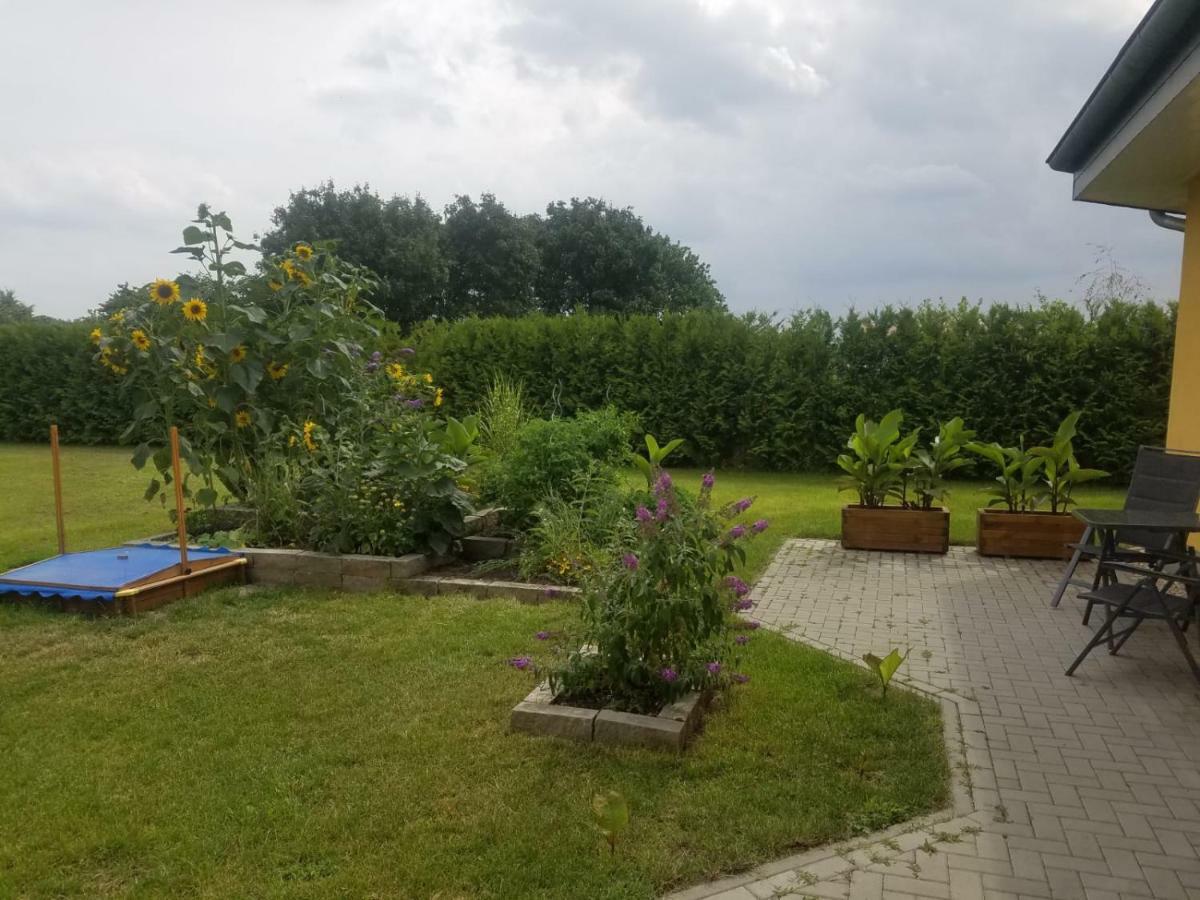 Ferienhaus Zum Imker Velten Exterior foto