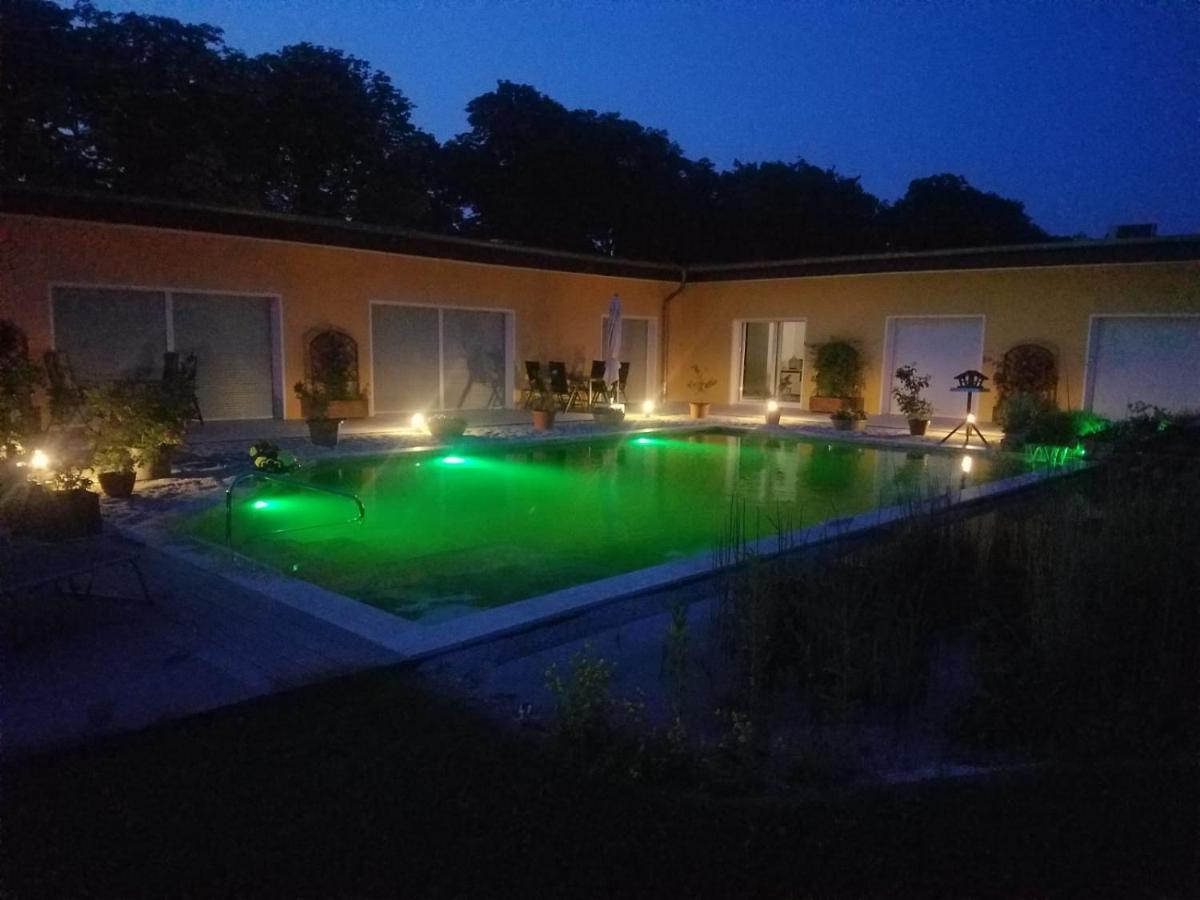 Ferienhaus Zum Imker Velten Exterior foto